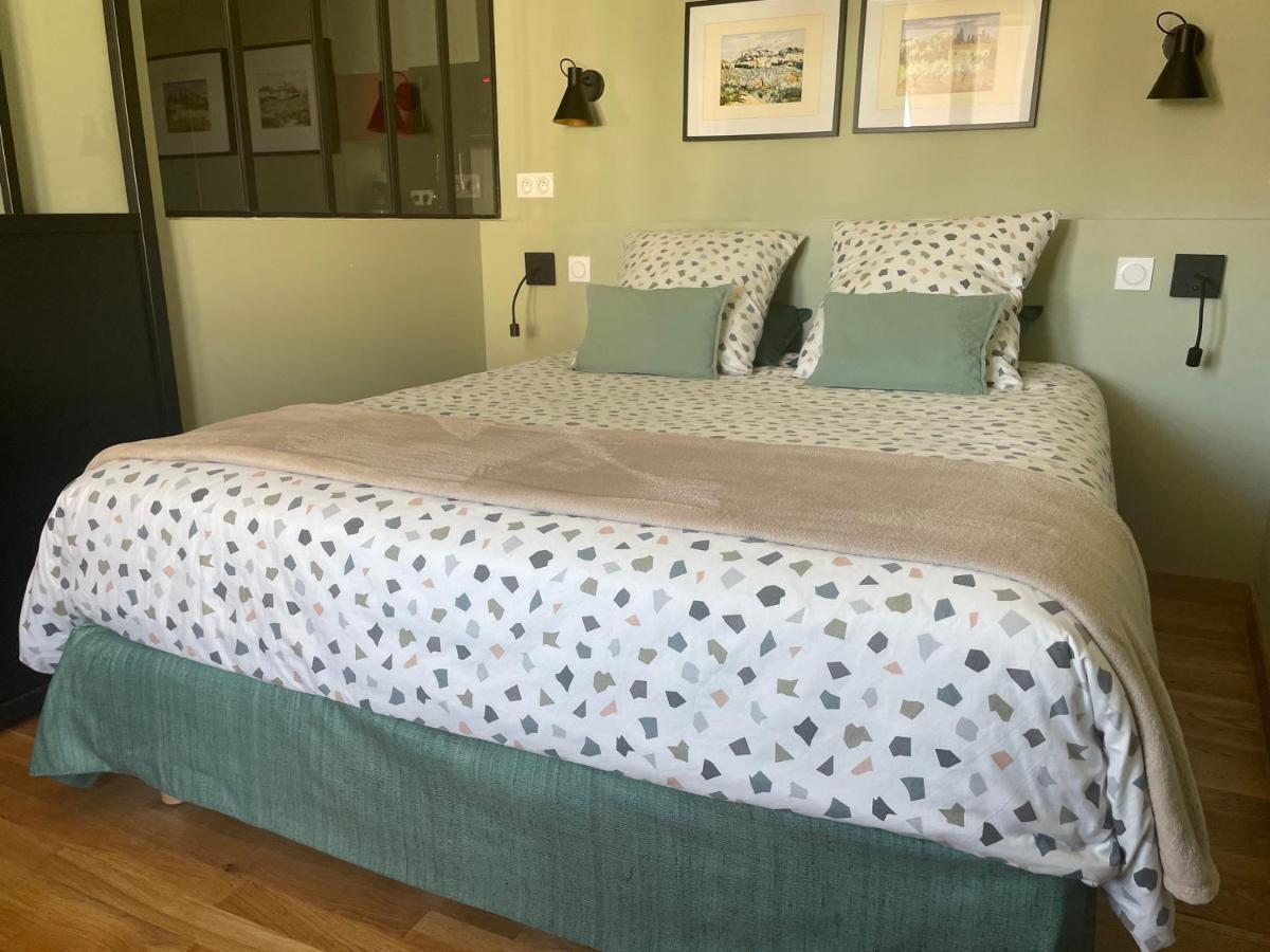 Mignon: Cozy Elevated In Historic Apartment